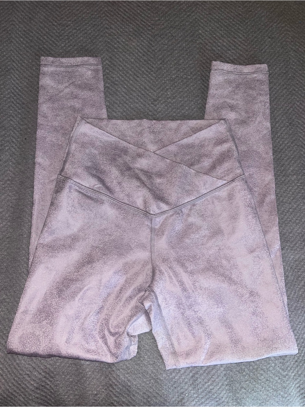 NWOT Aerie Offline grey short court leggings. Size small. Inseam is 25”